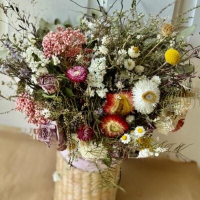Dried and fresh floral arrangement - Meadow