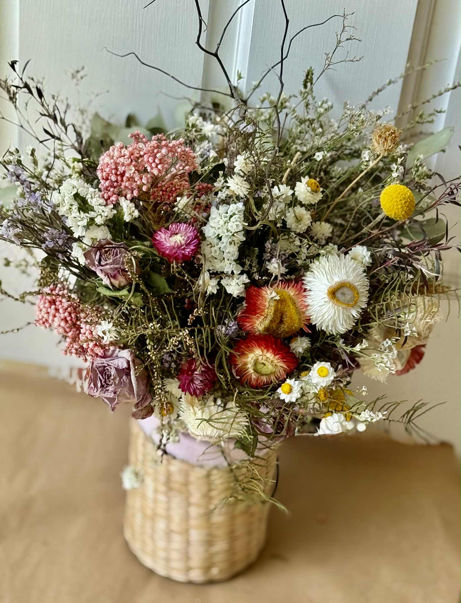 Dried and fresh floral arrangement - Meadow