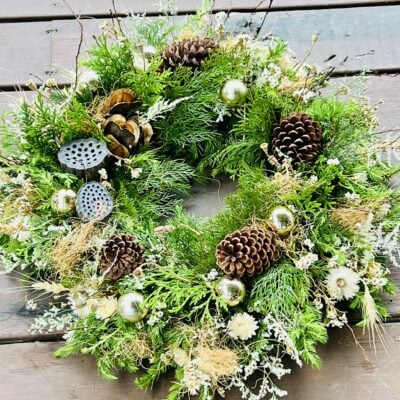 Christmas Wreath - Traditional Fresh Flower