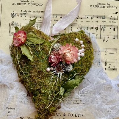 valentines dried flower mossy heart - everlasting gift