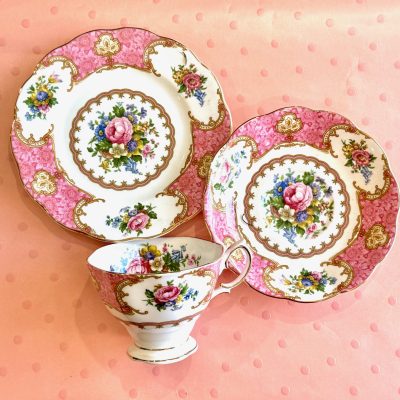 Royal Albert trio teacup set with fresh flowers featuring a floral design. Perfect condition Bridgerton style, a charming addition to any tea cup collection.