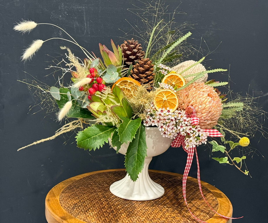 Make your own christmas table arangement in a Christmas workshop Newcastle